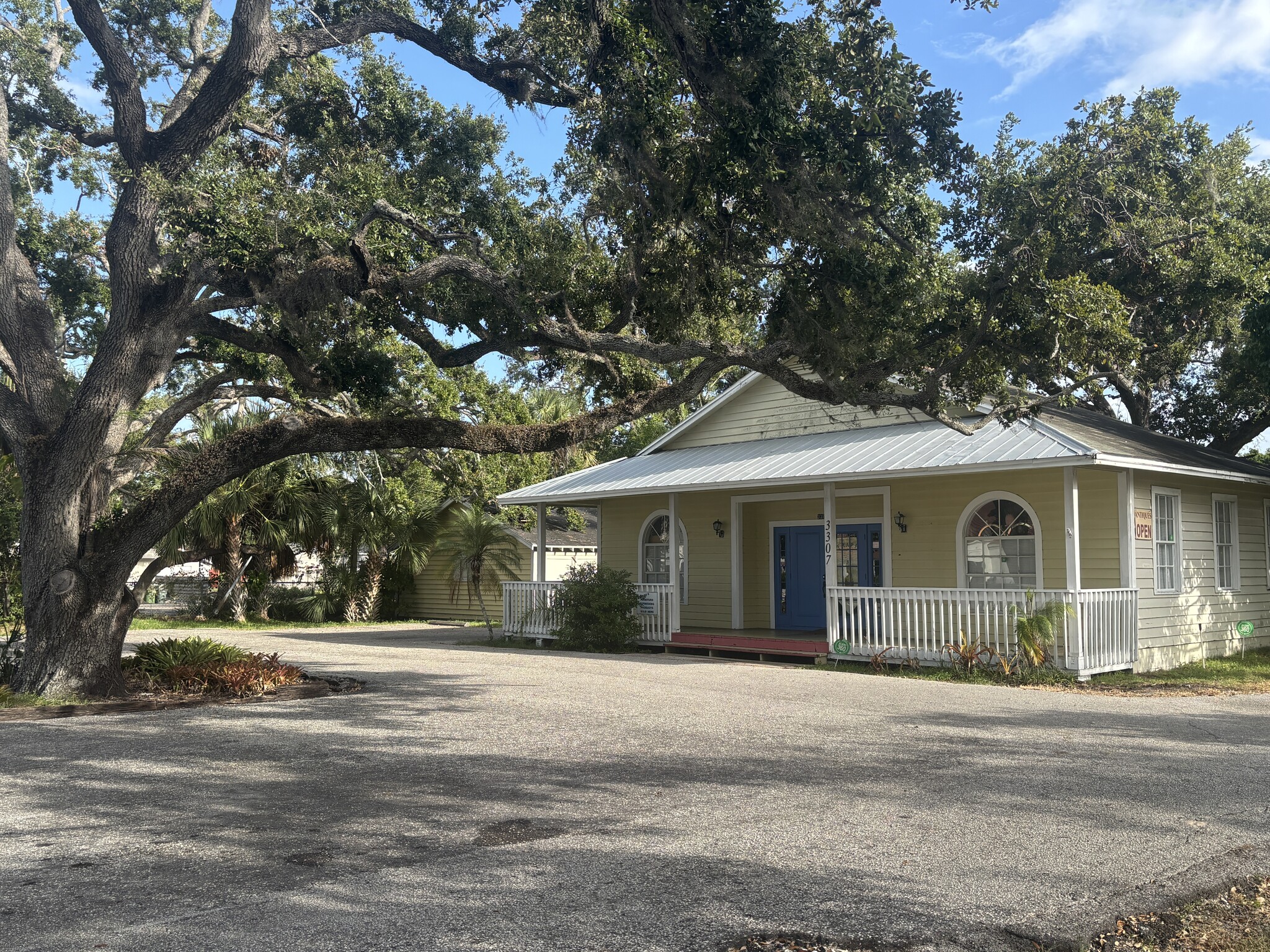 3307 Manatee Ave, Bradenton, FL for sale Primary Photo- Image 1 of 17