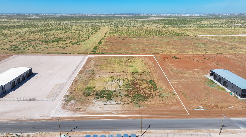 5205 County 1239 rd, Midland, TX à vendre - Photo du bâtiment - Image 2 de 5