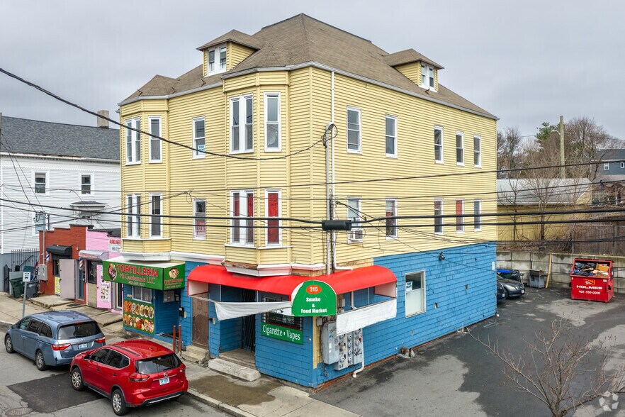 315-319 Manton Ave, Providence, RI for lease - Primary Photo - Image 1 of 4