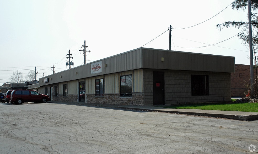 14952 Pearl Rd, Strongsville, OH for lease - Building Photo - Image 3 of 4