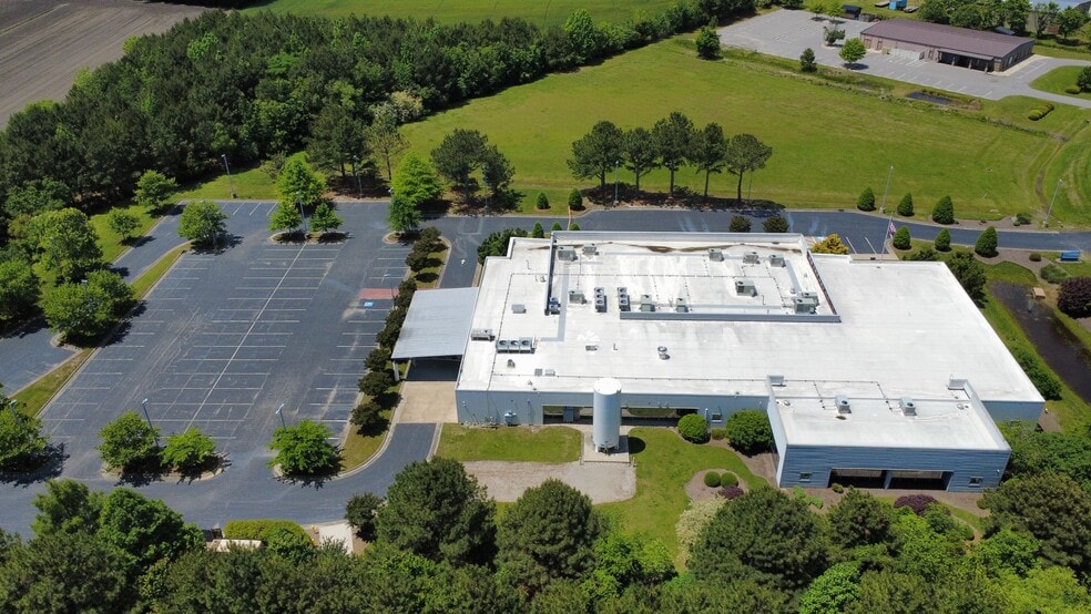 112 Corporate Dr, Elizabeth City, NC for sale - Building Photo - Image 2 of 24