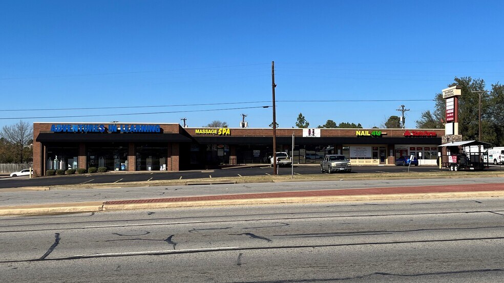 2310-2316 E Southeast Loop 323, Tyler, TX for lease - Primary Photo - Image 1 of 4