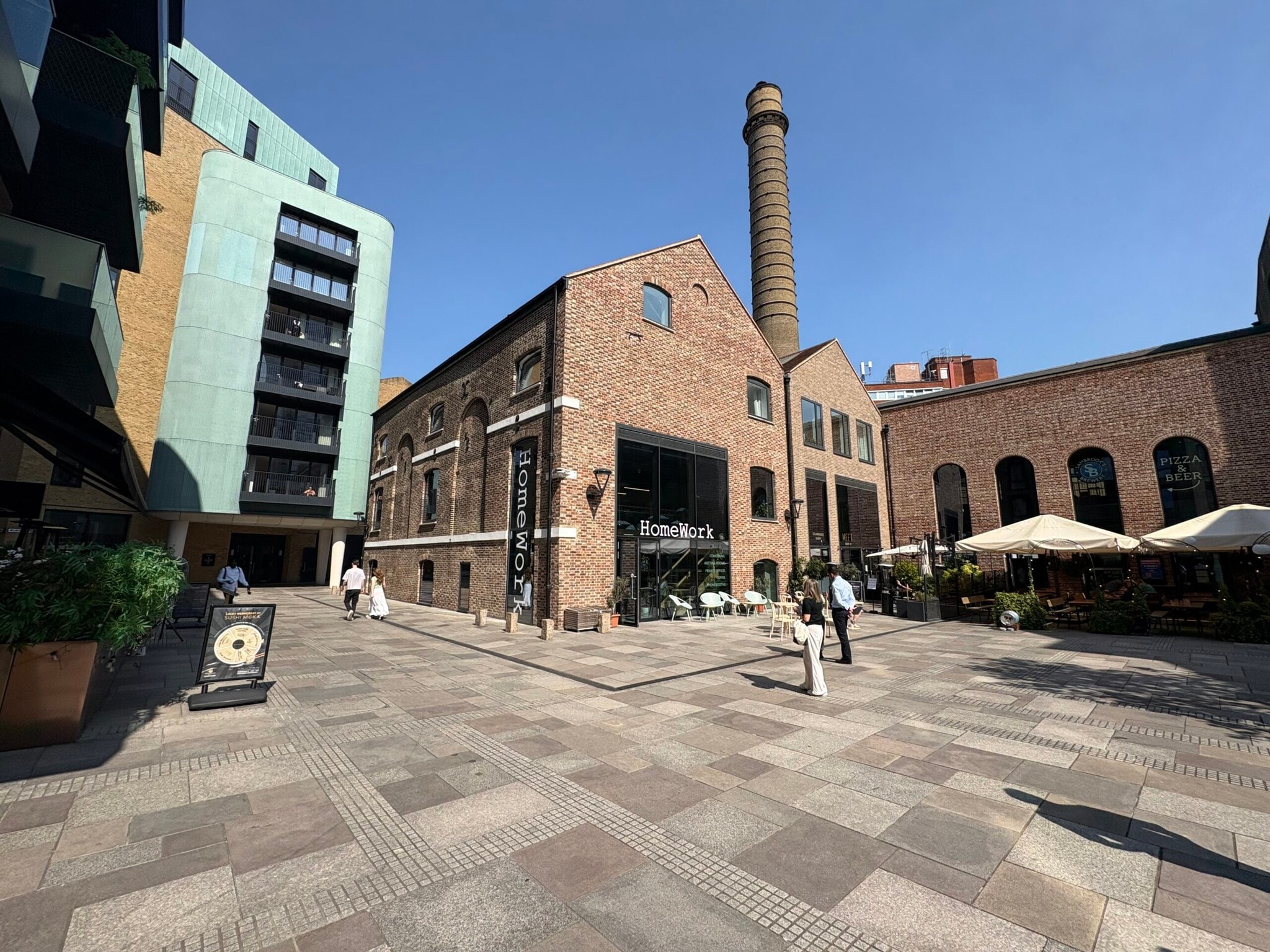 1 Bubbling Well Sq, London for lease Primary Photo- Image 1 of 2