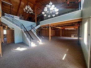 4711 N Brady St, Davenport, IA for lease Building Photo- Image 2 of 12