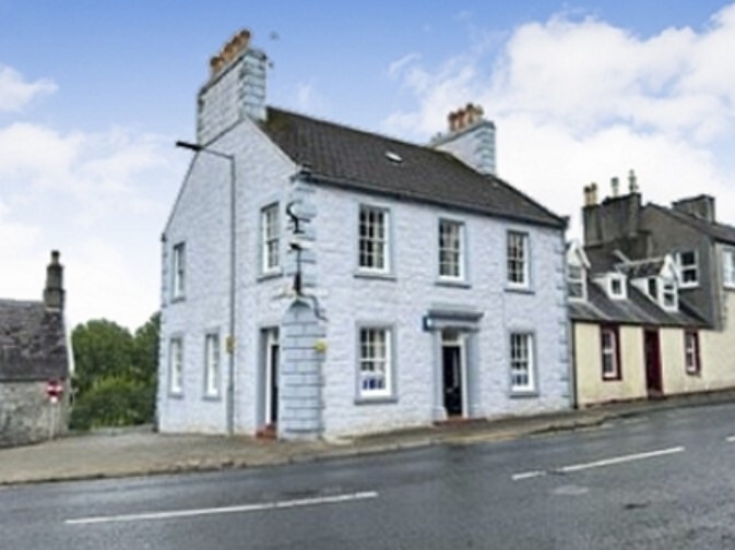 2 Queen St, Newton Stewart for lease - Primary Photo - Image 1 of 5