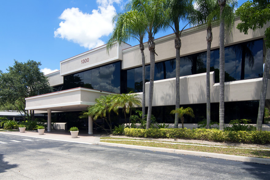 1300 Corporate Center Way, Wellington, FL for lease - Building Photo - Image 3 of 5