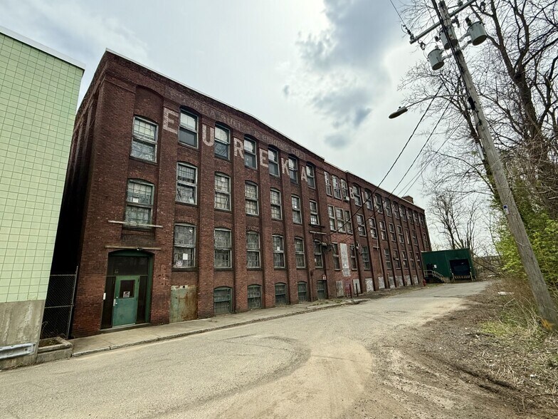 110 Winter St, Holyoke, MA à louer - Photo du bâtiment - Image 1 de 9