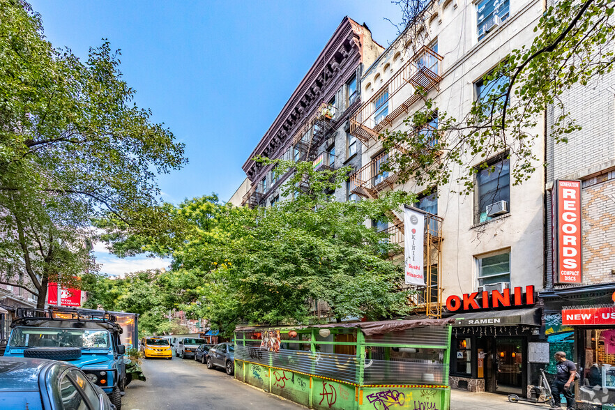 218-220 Thompson St, New York, NY for lease - Primary Photo - Image 1 of 8