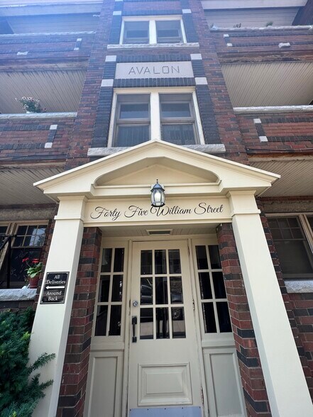 3 Church St, St Catharines, ON à vendre - Photo du bâtiment - Image 3 de 23