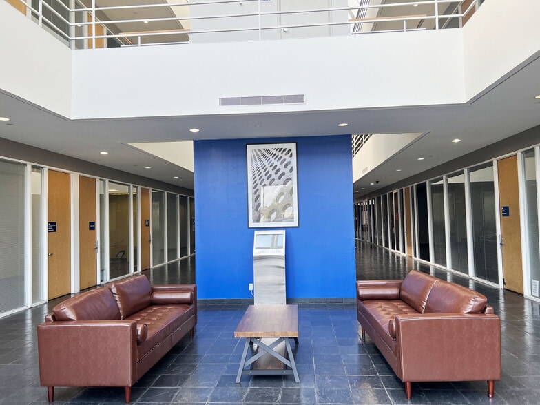 11301 Fallbrook Dr, Houston, TX à louer - Photo intérieure - Image 3 de 13