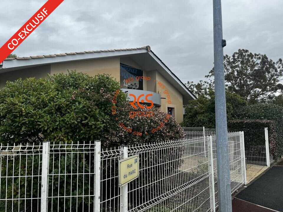 Flex in Le Bouscat for lease Building Photo- Image 1 of 11