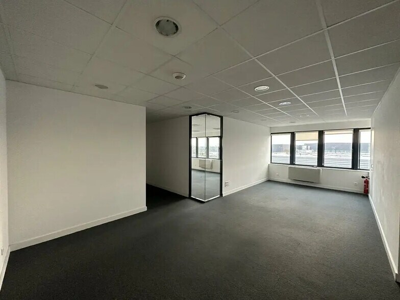 Office in Entzheim for sale - Interior Photo - Image 3 of 8