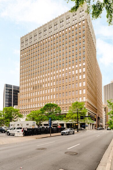 307 W 7th St, Fort Worth, TX à vendre - Photo du bâtiment - Image 2 de 28