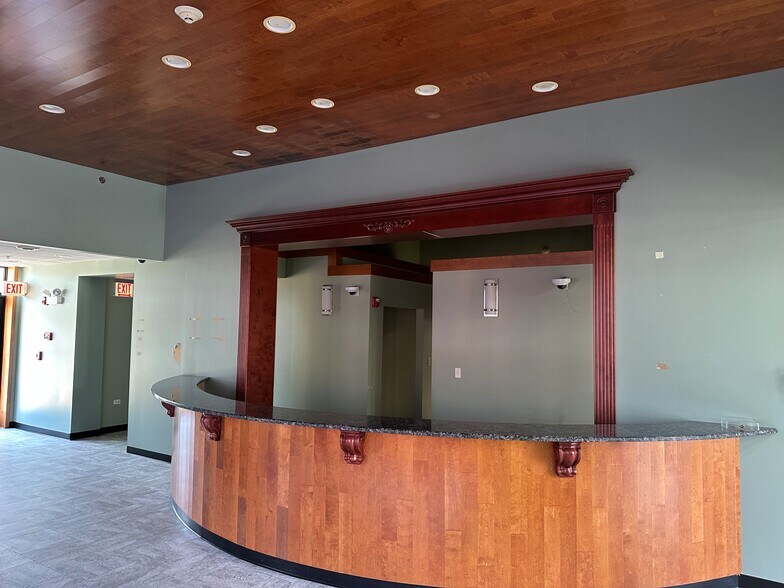 5630 111th St, Chicago Ridge, IL à louer - Photo du bâtiment - Image 2 de 8