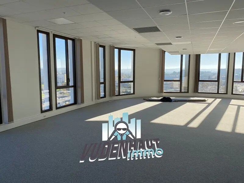 Office in Toulouse for sale Interior Photo- Image 1 of 10