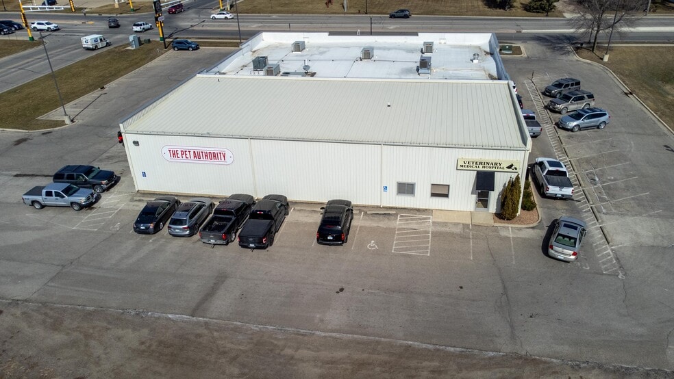 803 18th Ave NW, Austin, MN for lease - Building Photo - Image 2 of 15