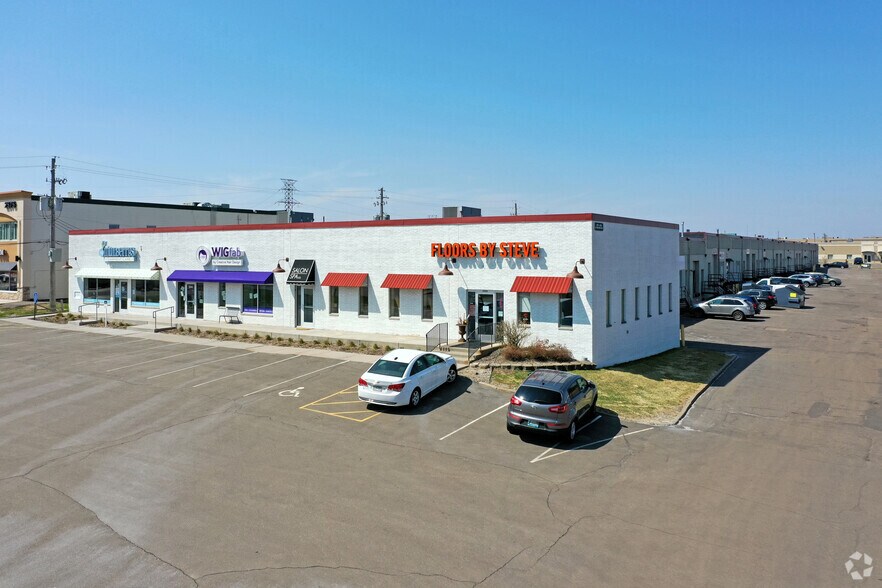 2579-2605 N Fairview Ave N, Roseville, MN à louer - Photo du bâtiment - Image 3 de 5