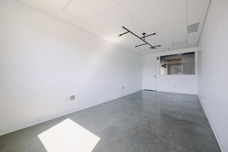 7236 St Waverly, Montréal, QC for lease Interior Photo- Image 1 of 6