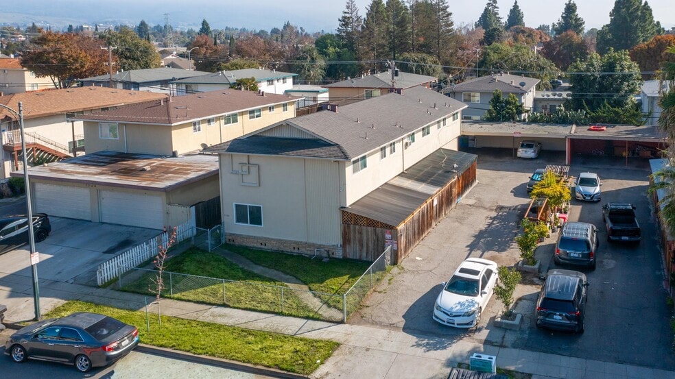 2360 Mammoth Dr, San Jose, CA à vendre - Photo du bâtiment - Image 1 de 40