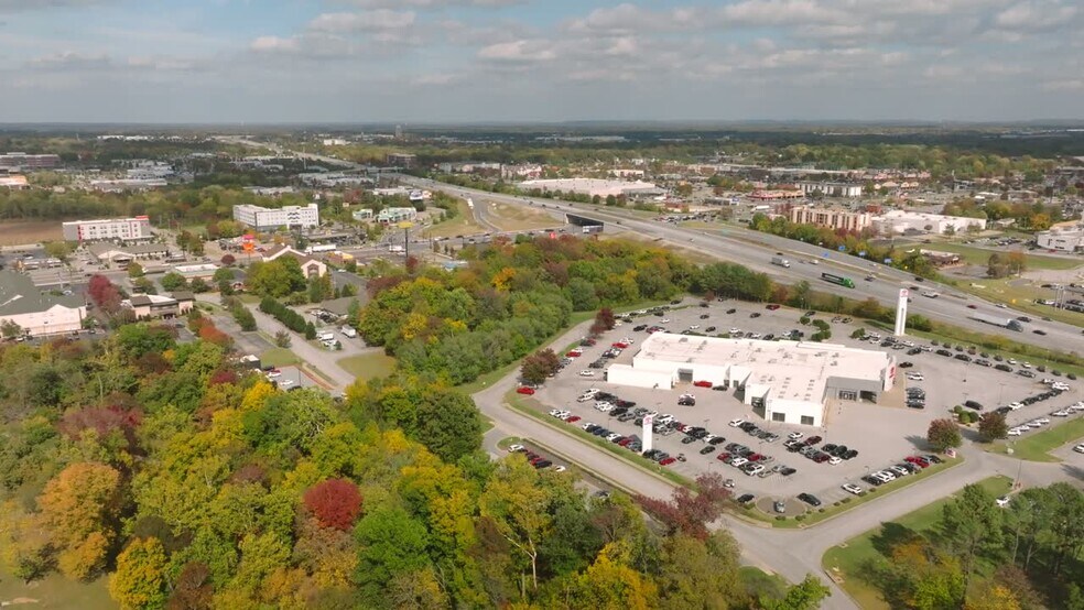 301 SE Metro Pky, Rogers, AR à vendre - Vidéo sur l’inscription commerciale - Image 2 de 34