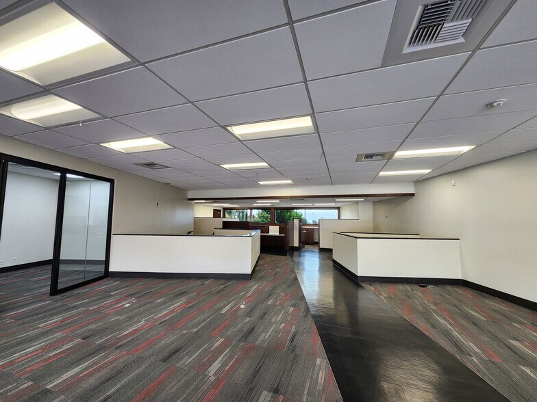 20 Miraleste Plz, Rancho Palos Verdes, CA à louer - Photo intérieure - Image 3 de 6