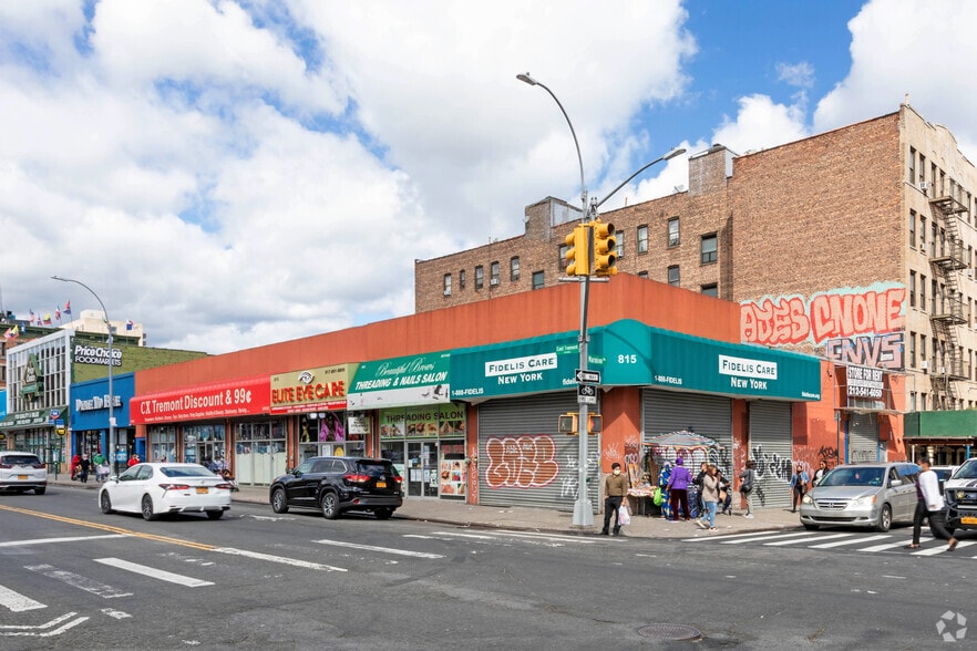 815-837 E Tremont Ave, Bronx, NY for lease - Primary Photo - Image 2 of 8