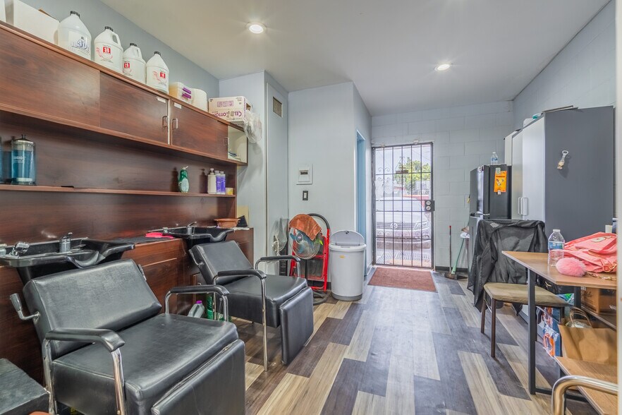 11638 Atlantic Ave, Lynwood, CA à vendre - Photo du bâtiment - Image 3 de 32
