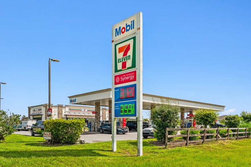 4920 Moccasin Wallow Rd, Palmetto, FL à vendre - Photo du bâtiment - Image 2 de 5