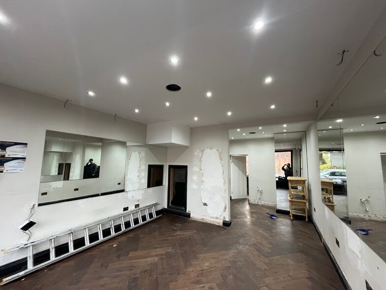10 Hatfield Rd, St Albans for lease - Building Photo - Image 2 of 3