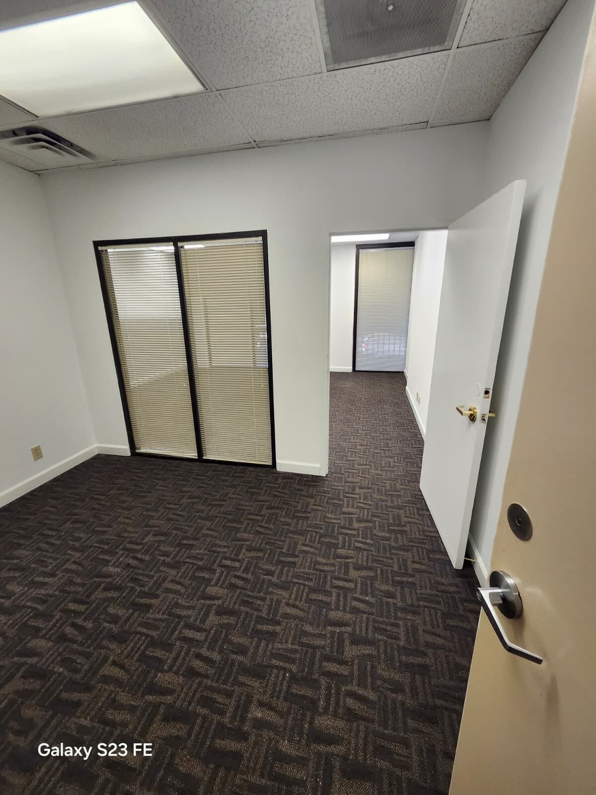 5825 Glenridge Dr NE, Sandy Springs, GA for lease Interior Photo- Image 1 of 4