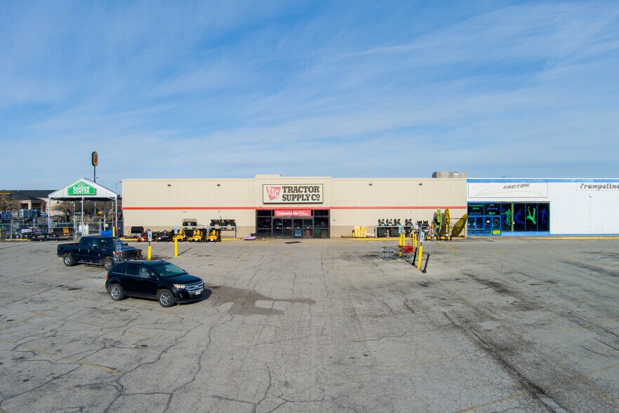601 S Commercial St, Harrisburg, IL à louer - Photo du bâtiment - Image 2 de 7