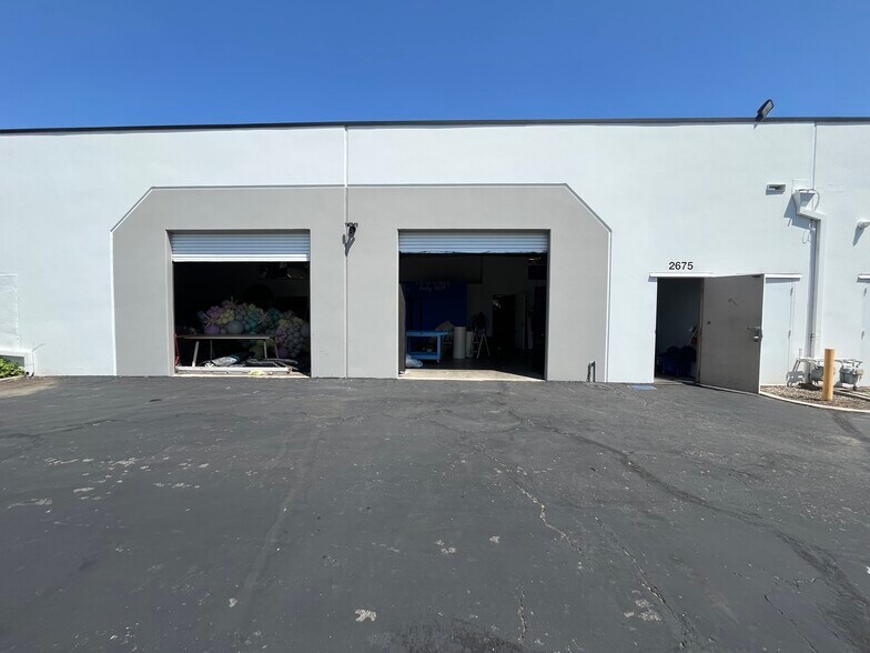 2651-2675 Saturn St, Brea, CA à louer - Photo du bâtiment - Image 3 de 4