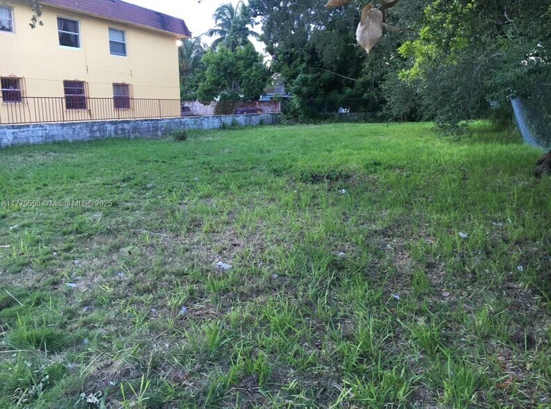 141 NE 56th St, Miami, FL à vendre - Photo du bâtiment - Image 3 de 11