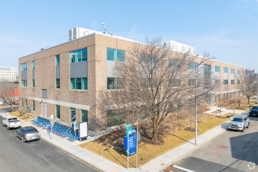 10 Wilson Rd, Cambridge, MA for lease - Building Photo - Image 1 of 15