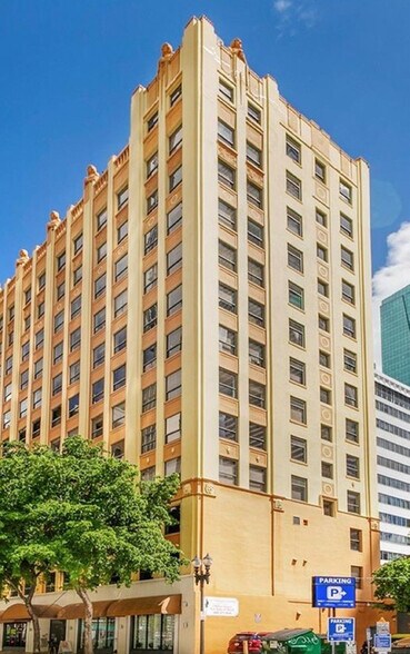 168 SE 1st St, Miami, FL à vendre - Photo du bâtiment - Image 2 de 125