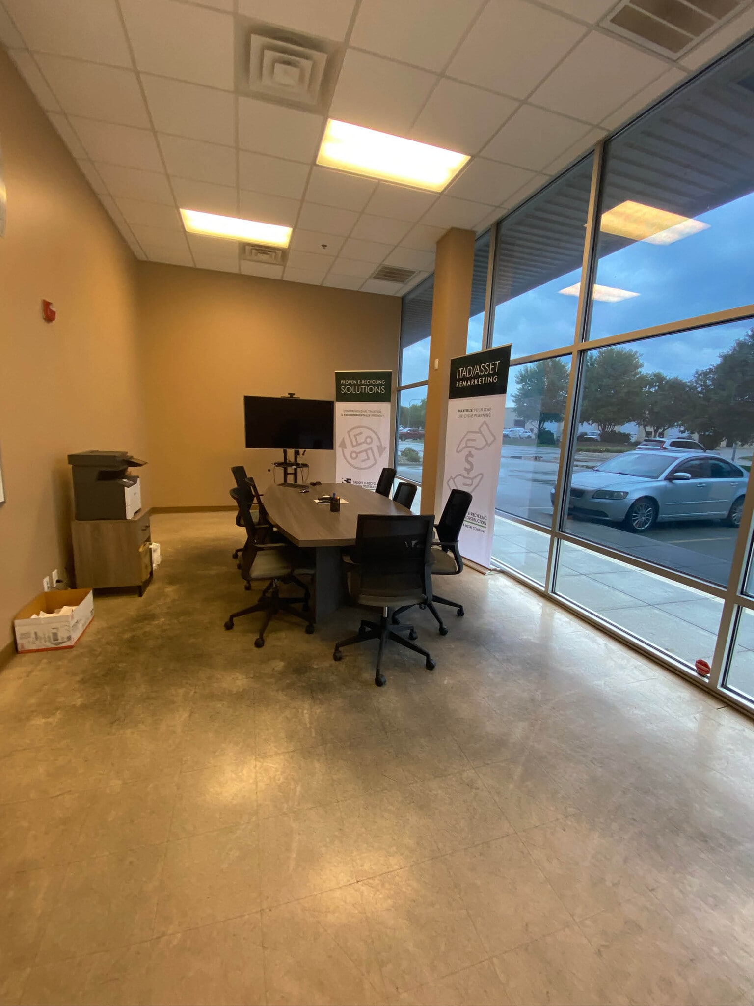 12304 Cary Cir, La Vista, NE for lease Interior Photo- Image 1 of 7