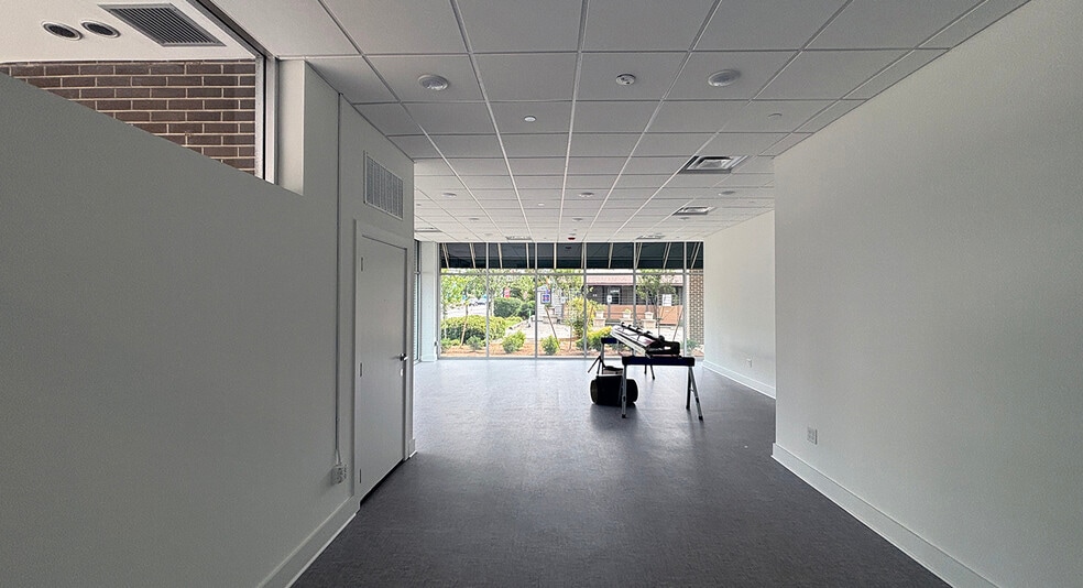 4101 Granby St, Norfolk, VA for lease - Building Photo - Image 2 of 4