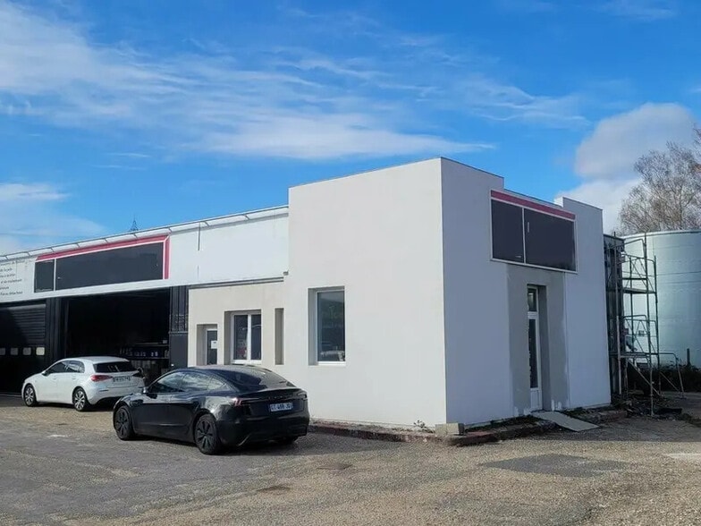 Flex in Sotteville-lès-Rouen for lease - Building Photo - Image 1 of 7