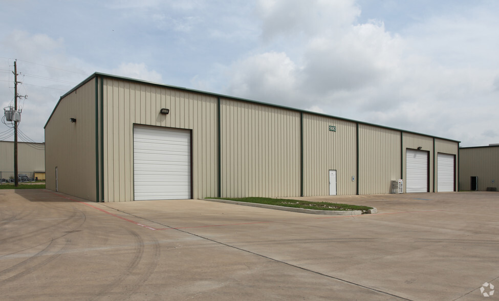 5850 Cunningham Rd, Houston, TX for lease - Primary Photo - Image 2 of 7