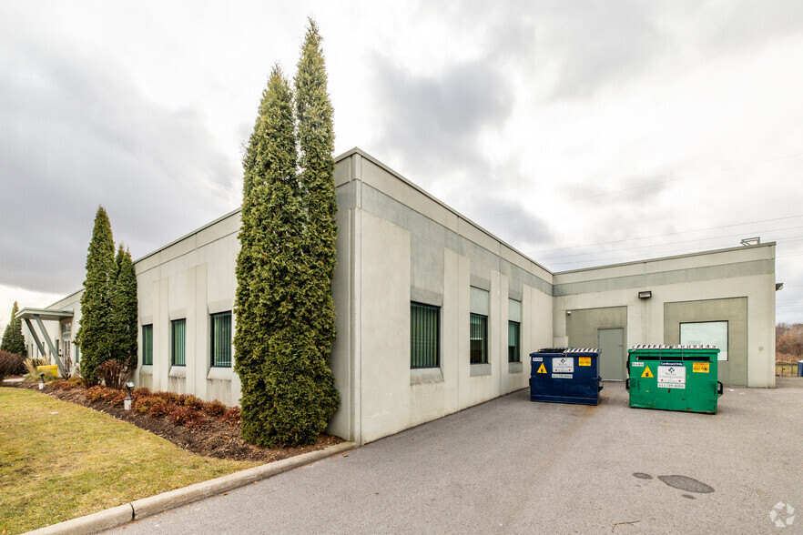 152 Cleopatra Dr, Ottawa, ON for lease - Building Photo - Image 2 of 3