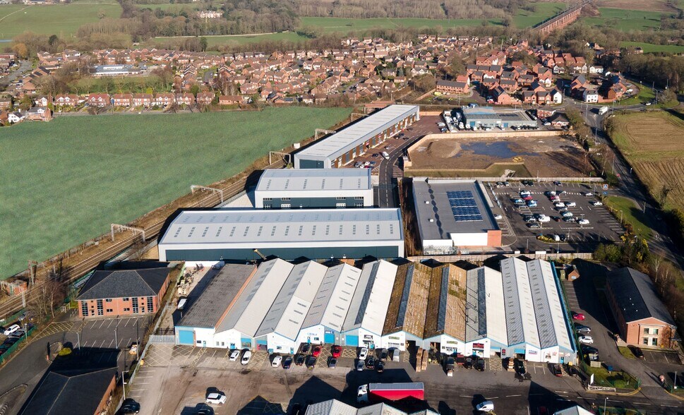 Block B Manor Ln, Crewe à vendre - Photo du bâtiment - Image 2 de 6