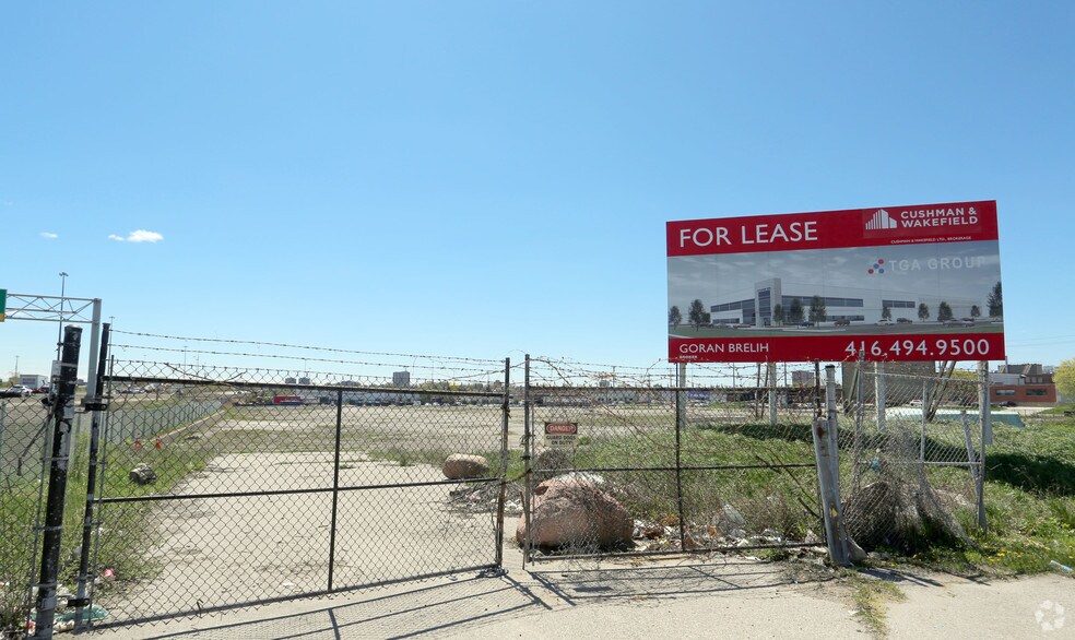 25 Clayson Rd, Toronto, ON for lease - Building Photo - Image 3 of 3