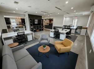 386 E Main St, Newport, TN à louer Photo intérieure- Image 2 de 18