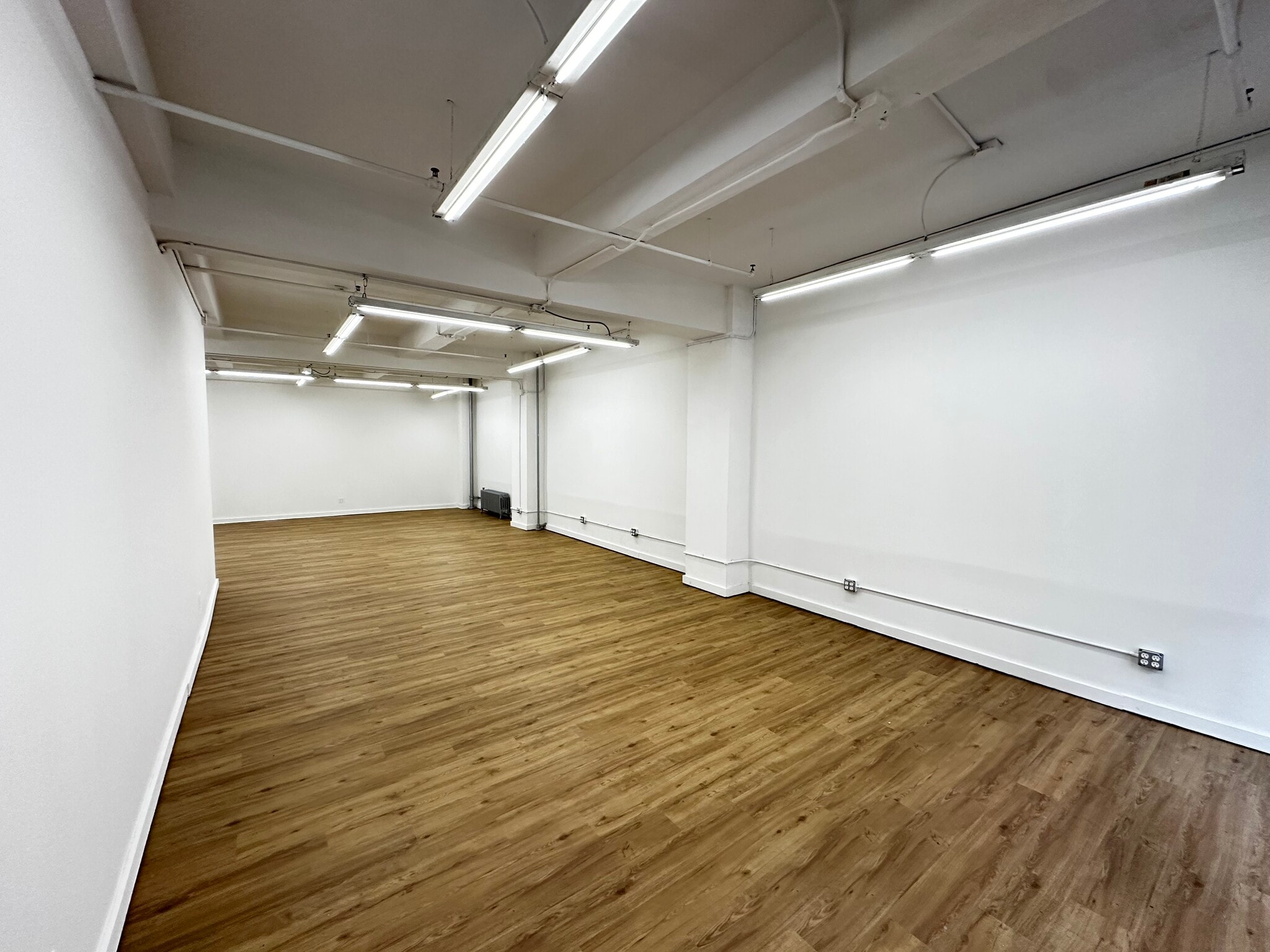 325 W 38th St, New York, NY for lease Building Photo- Image 1 of 7