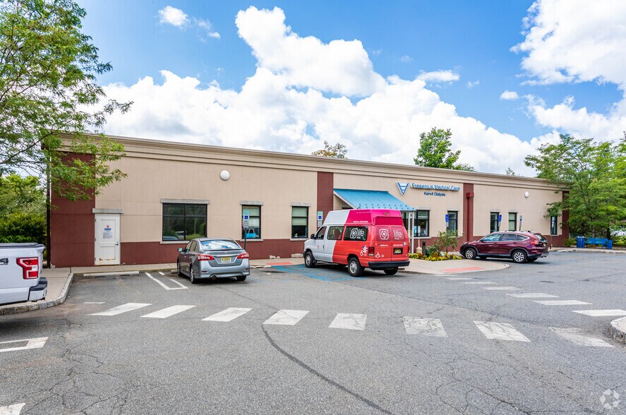 677 Route 46, Kenvil, NJ for lease - Building Photo - Image 2 of 6