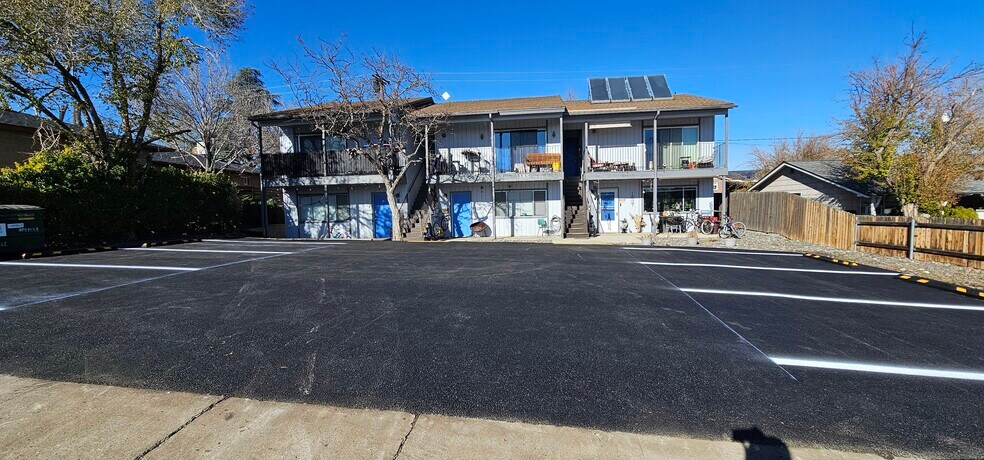 1385 W 6th St, Reno, NV à vendre - Photo du bâtiment - Image 3 de 17
