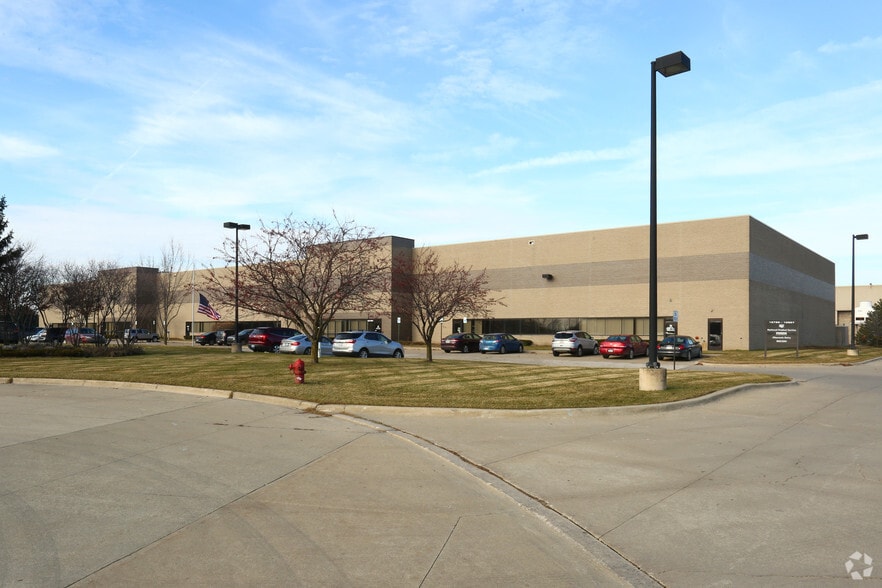 12795-12815 Premier Center Ct, Plymouth, MI for lease - Primary Photo - Image 1 of 5