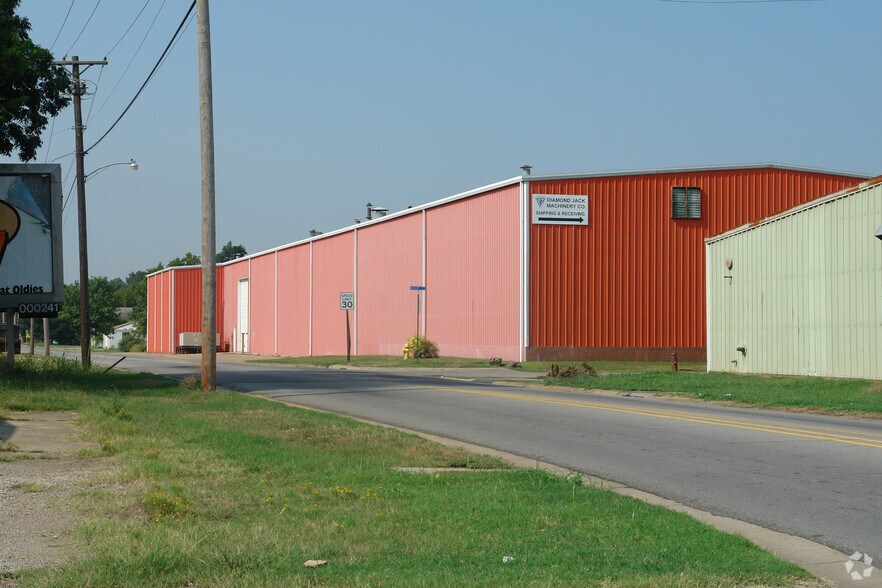 1601 N 6th St, Fort Smith, AR for lease - Primary Photo - Image 1 of 2