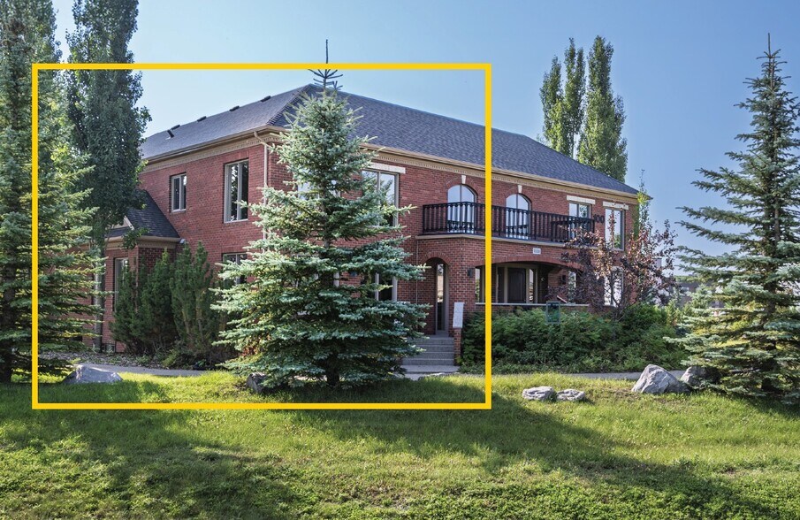 90 Commercial Dr, Calgary, AB for lease - Building Photo - Image 1 of 2