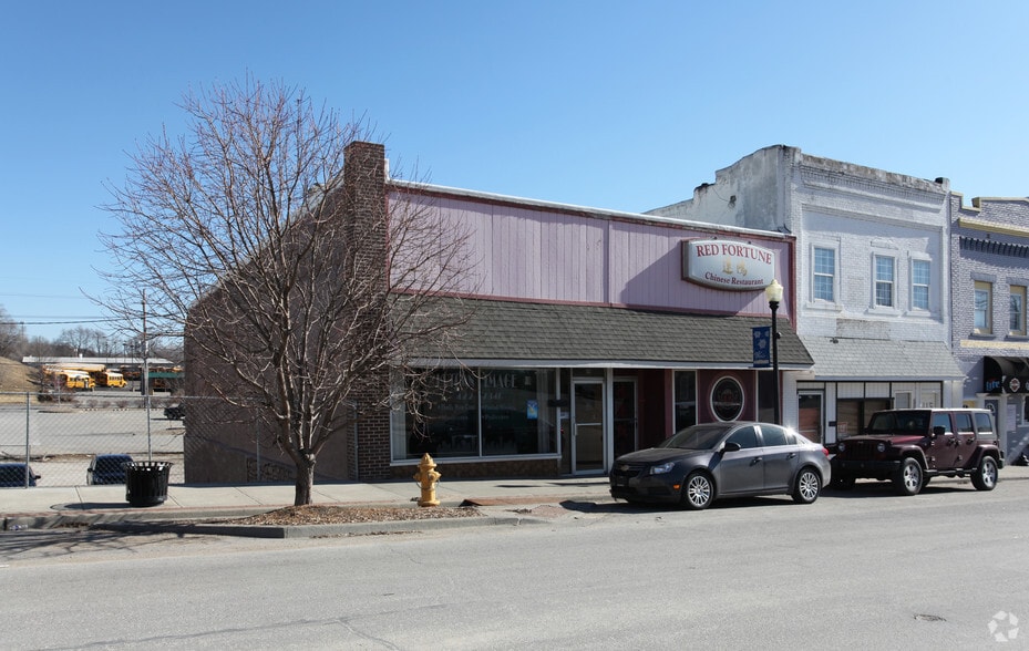 119 Oak St, Bonner Springs, KS for lease - Building Photo - Image 2 of 3